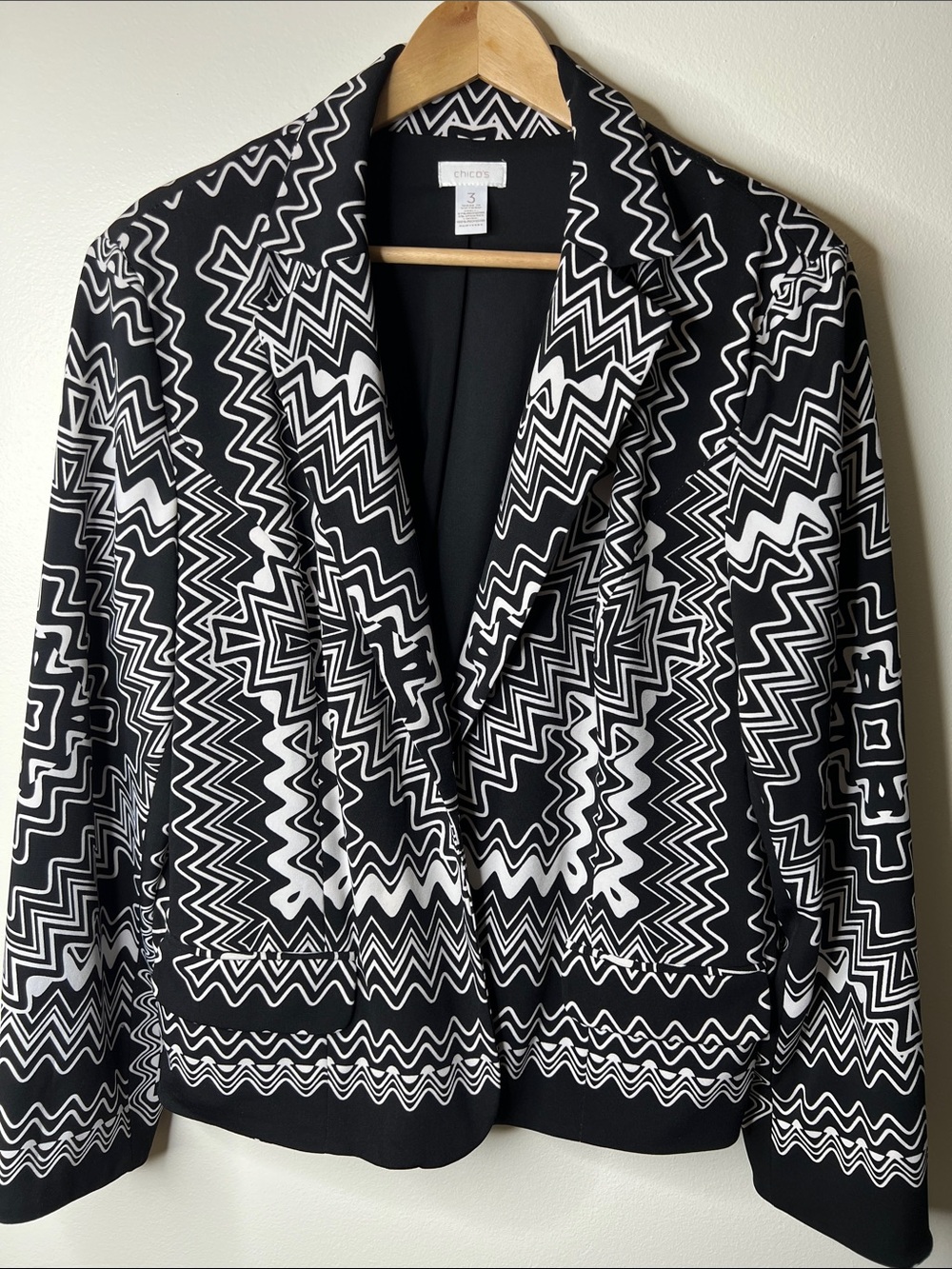Chico's Black & White Zigzag Print Blazer XL Art To Wear